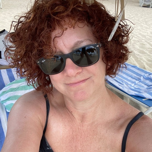 Meet your Posher, Deborah - Picture 1 of 1